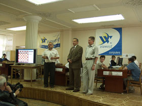 Juniors vs Computers