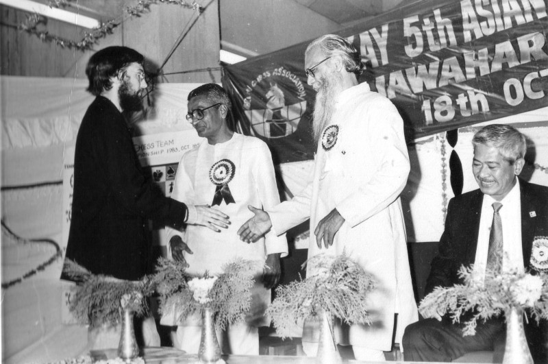 M.R.Freeman receives his prize